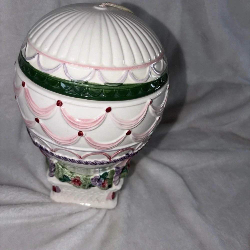 Vintage 80s Sigma the Tastesetter Victorian Ascension Hot Air Balloon Cookie Jar